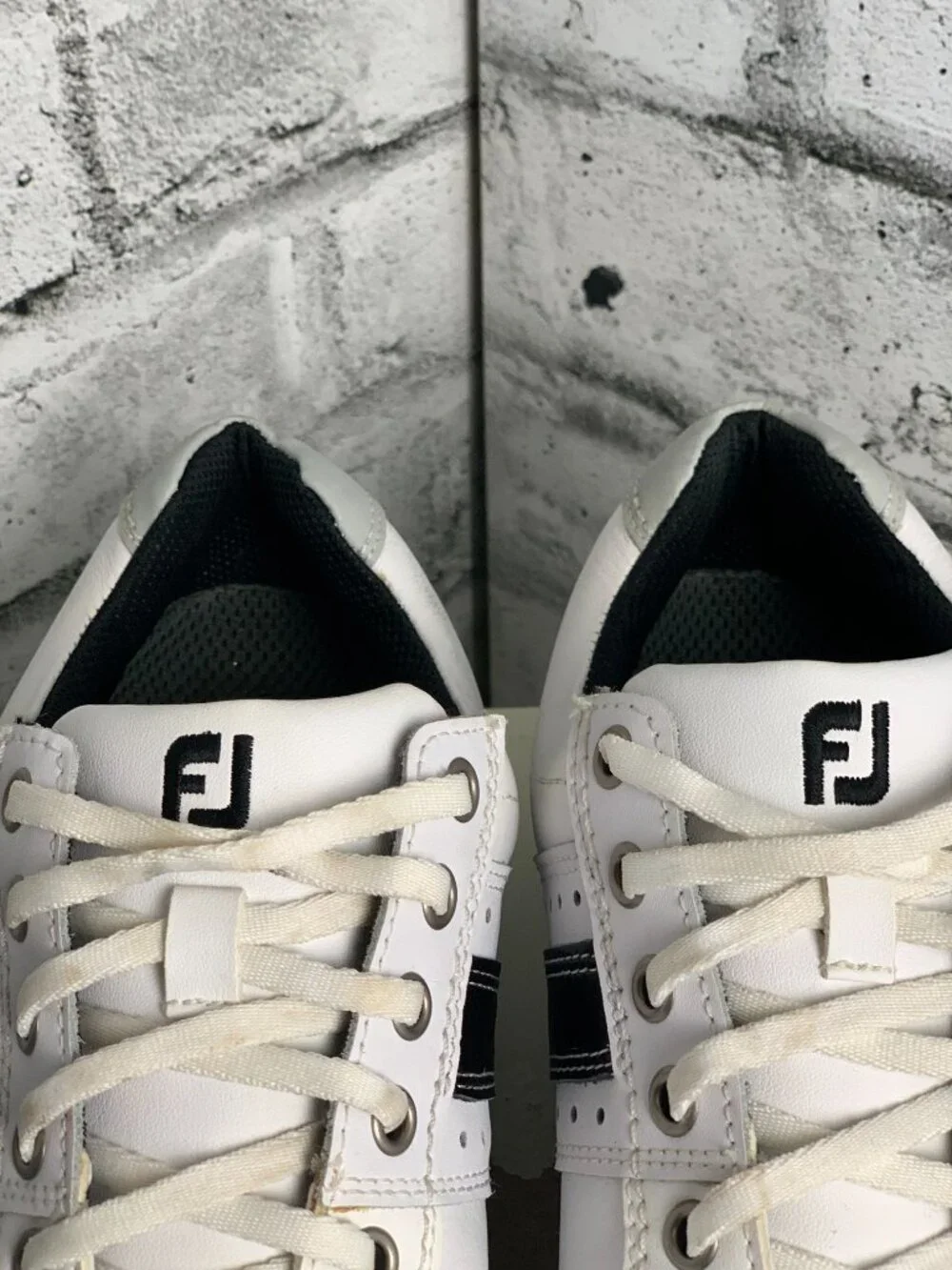 Footjoy Golf Shoes Mens 9.5 M White Black Gray Contour Casual Spikeless Outdoors - Picture 6 of 10